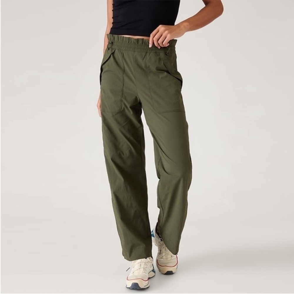 NWT Athleta Trekkie Parachute Hiking Pants Green Size 0